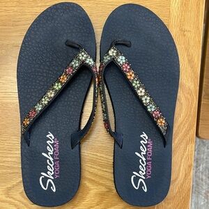 Skechers Women's Navy Floral Sandals